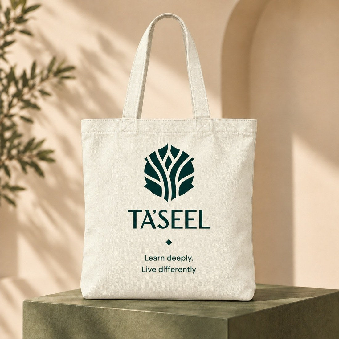 Seal Tote in Natural